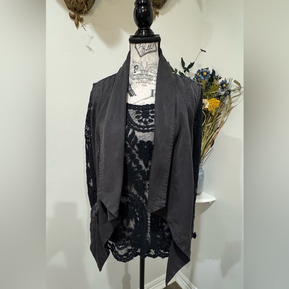 Max Jeans Dark Gray vest chic layering open front waist tie, in size small - Picture 9 of 10